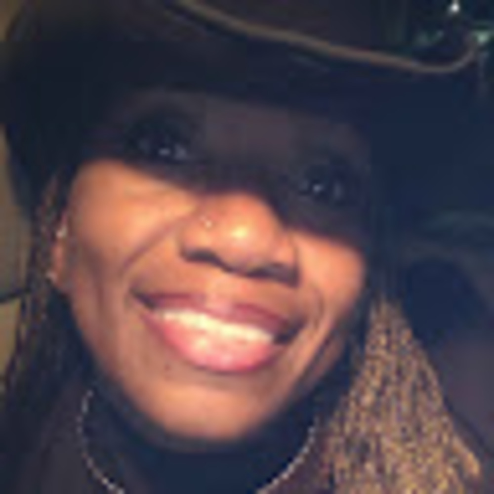 Meet your Posher, Carla
